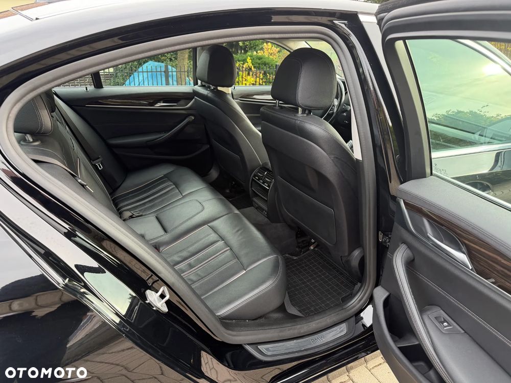 BMW Seria 5 518d Luxury Line - 31