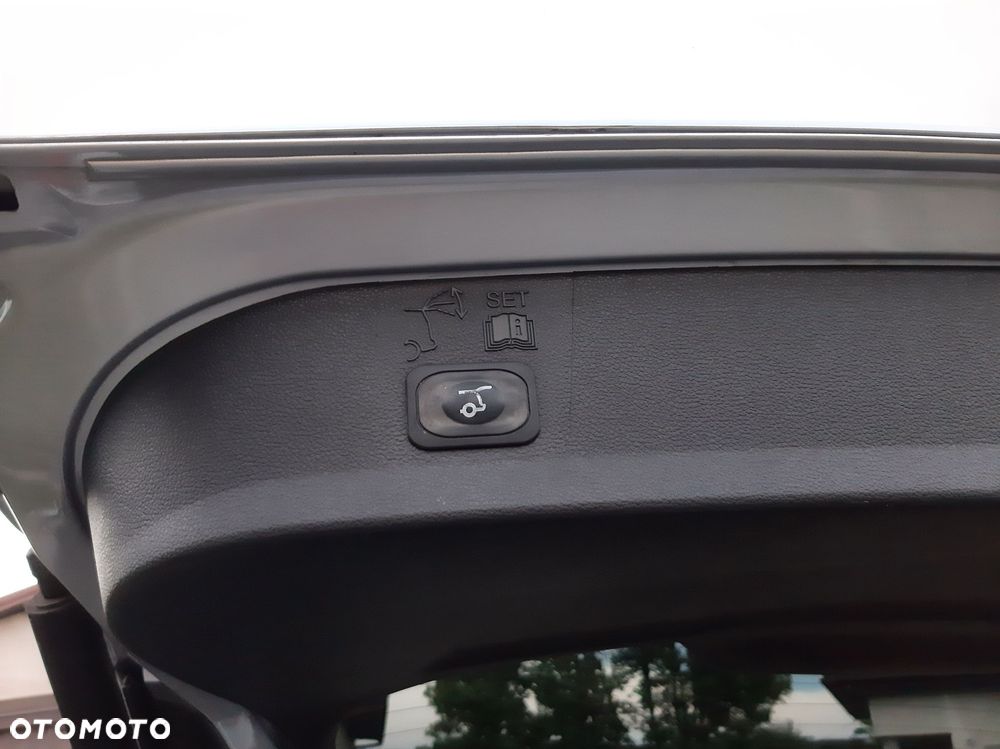 Ford Kuga - 17