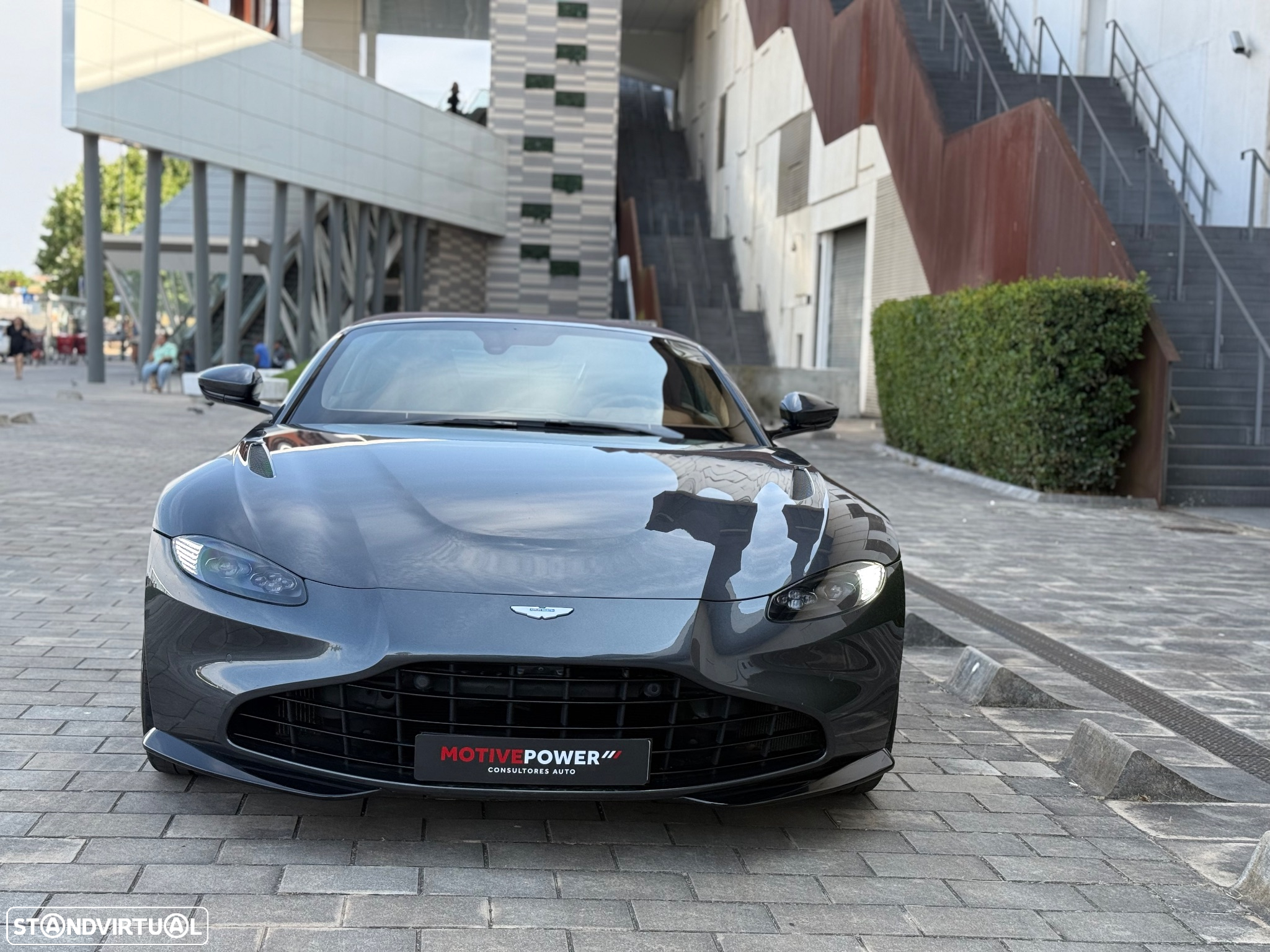 Aston Martin Vantage Roadster V8 - 5