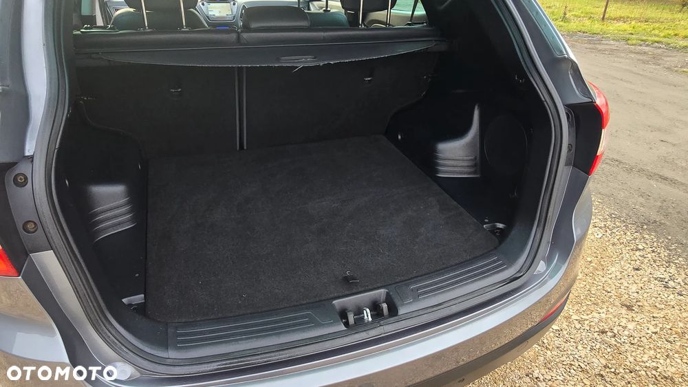 Hyundai ix35 1.7 CRDi 2WD Fifa World Cup Edition - 24