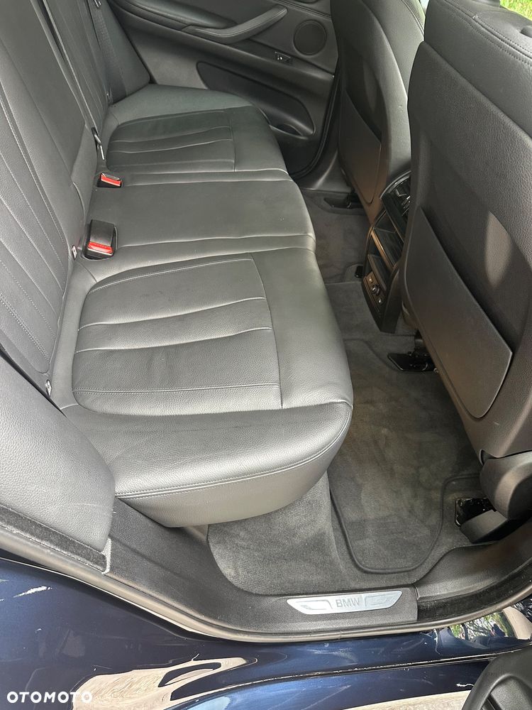 BMW X5 xDrive35i - 12