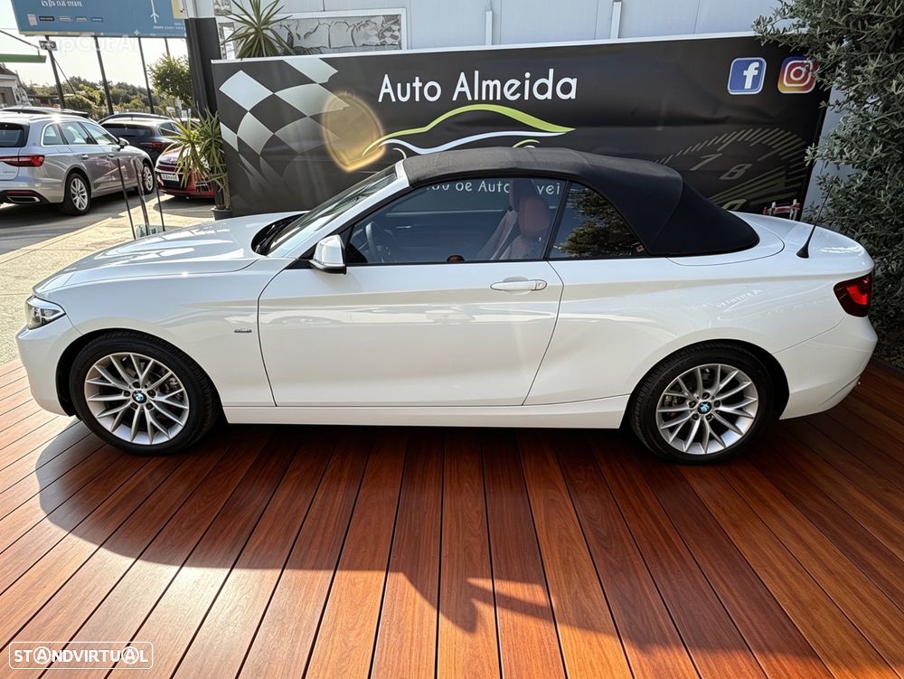 BMW 218 i Cabrio Line Sport Auto - 4
