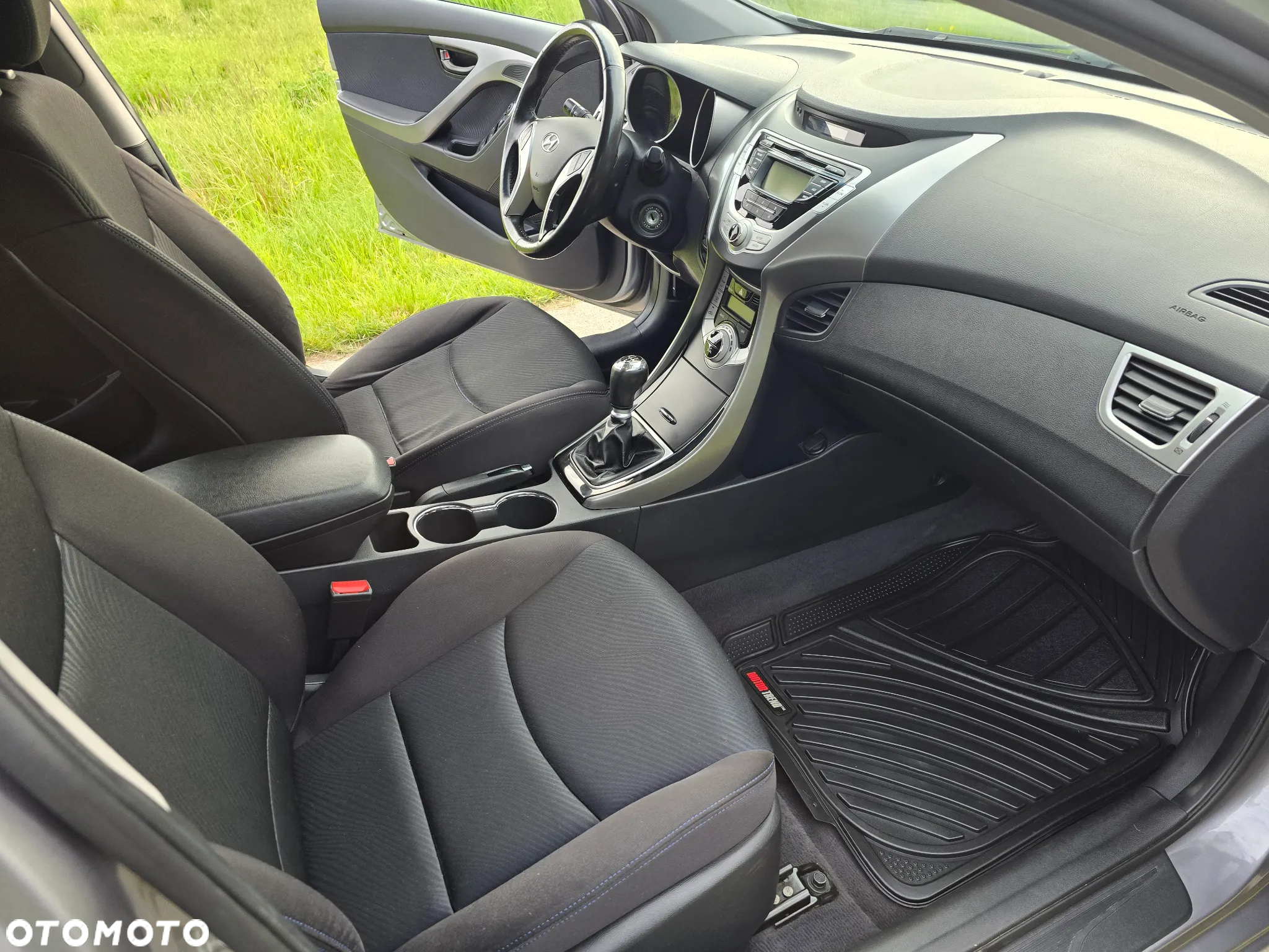 Hyundai Elantra 1.6 Comfort - 27