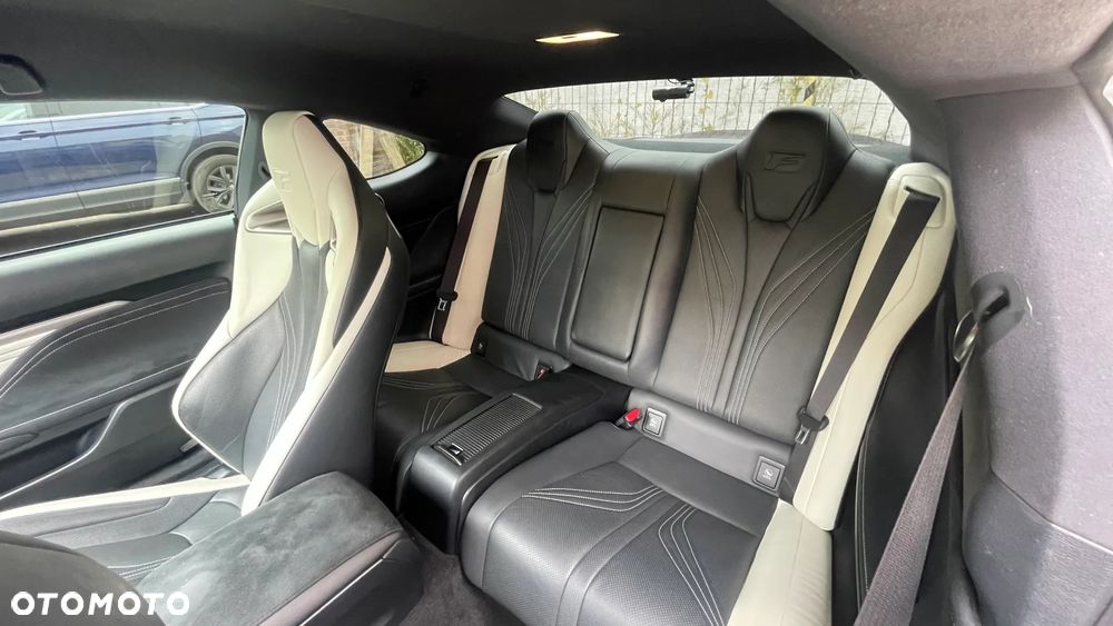 Lexus RC F Carbon - 15