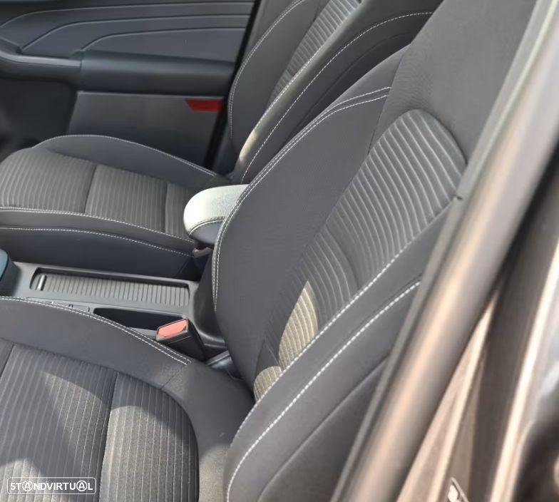 Ford Kuga 1.5 TDCi EcoBlue Titanium Aut. - 4