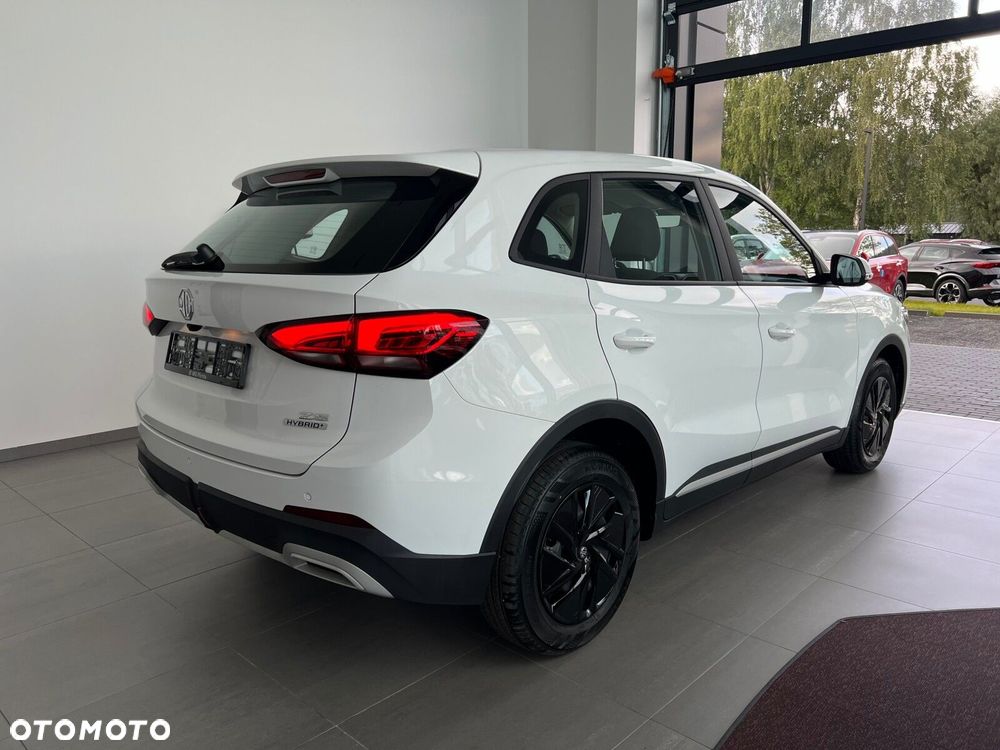 MG ZS Hybrid+ - 8