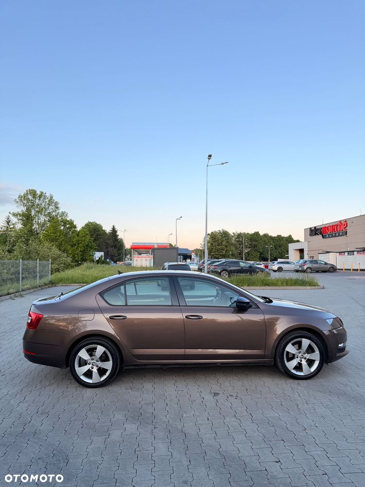 Skoda Octavia 1.5 TSI ACT Active - 6