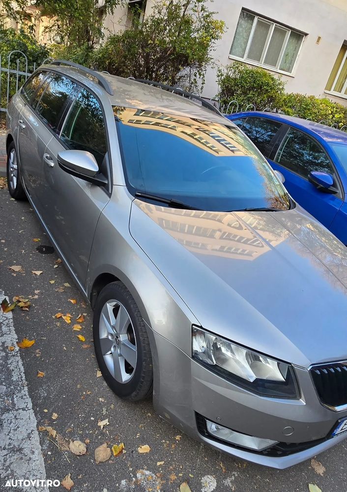 Skoda Octavia Combi 1.6 TDI Ambiente DSG - 1