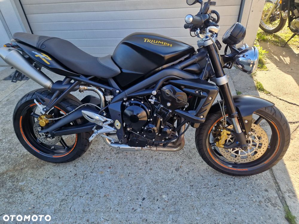 Triumph Street Triple - 1