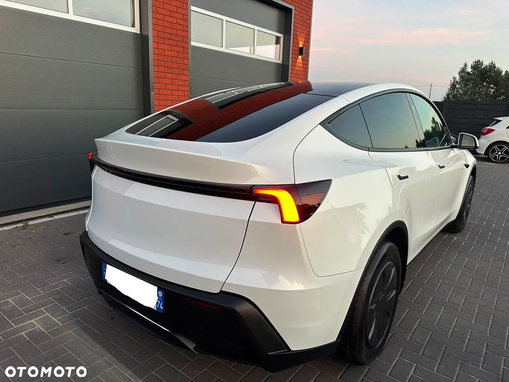 Tesla Model Y Standard - 5