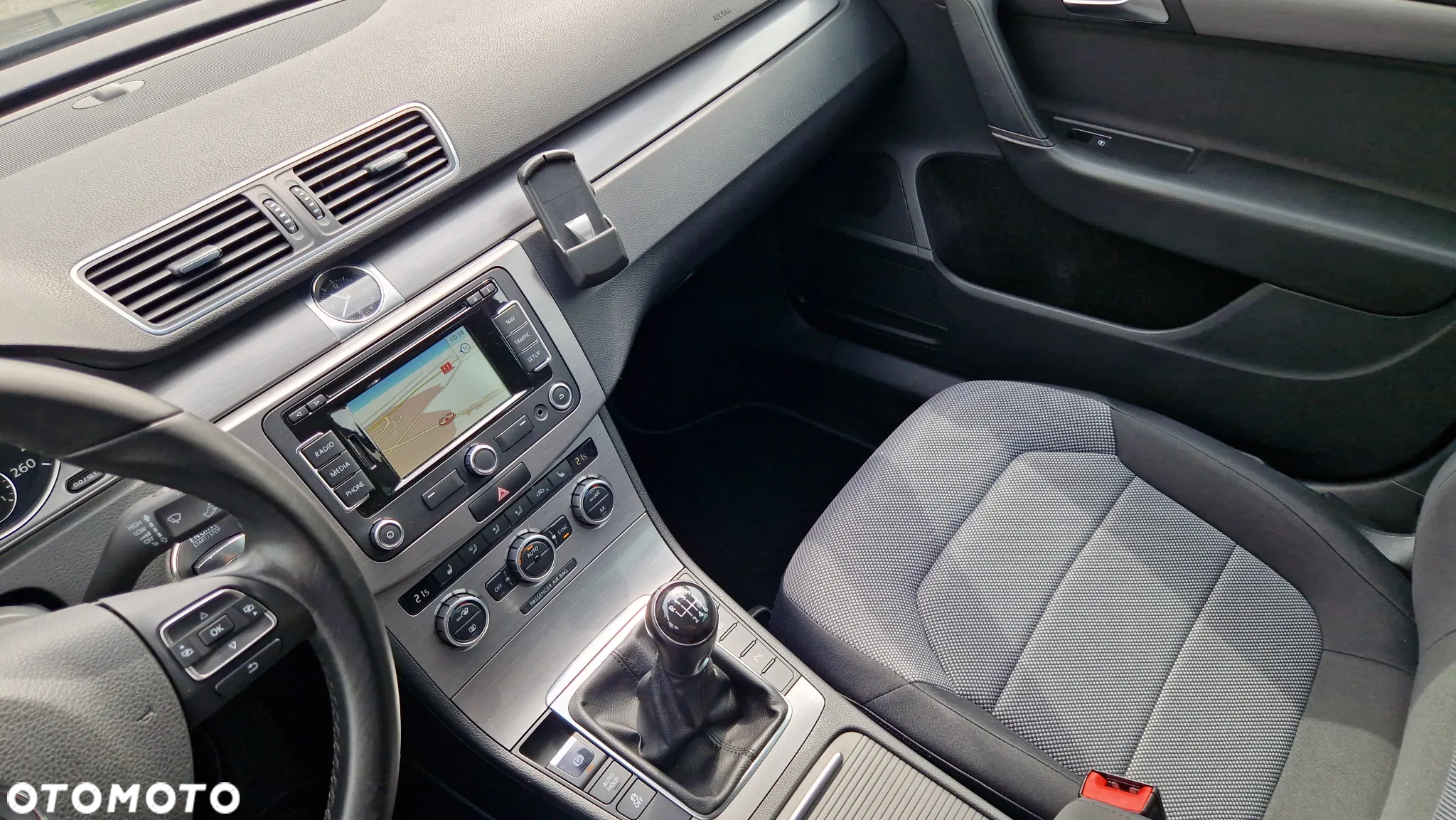 Volkswagen Passat Variant 2.0 Blue TDI SCR Comfortline - 20