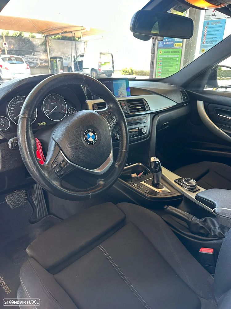 BMW 320 d Auto Line Sport — fotografia 7