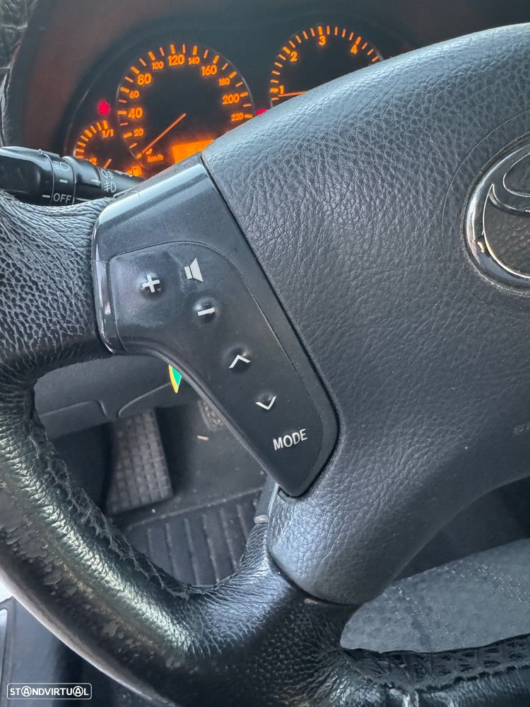 Toyota Avensis SW 2.0 D-4D - 40