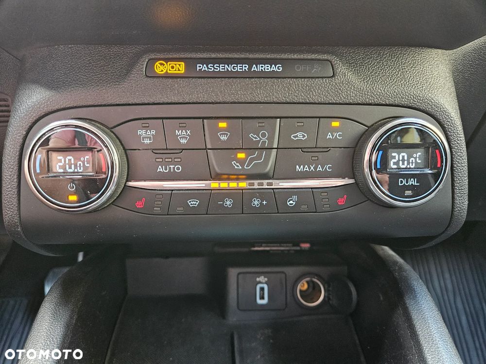 Ford Focus 1.5 EcoBoost Titanium Business - 9