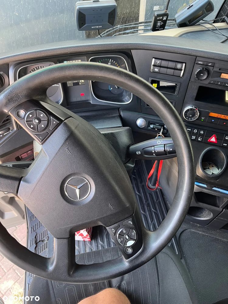Mercedes-Benz Actros - 6