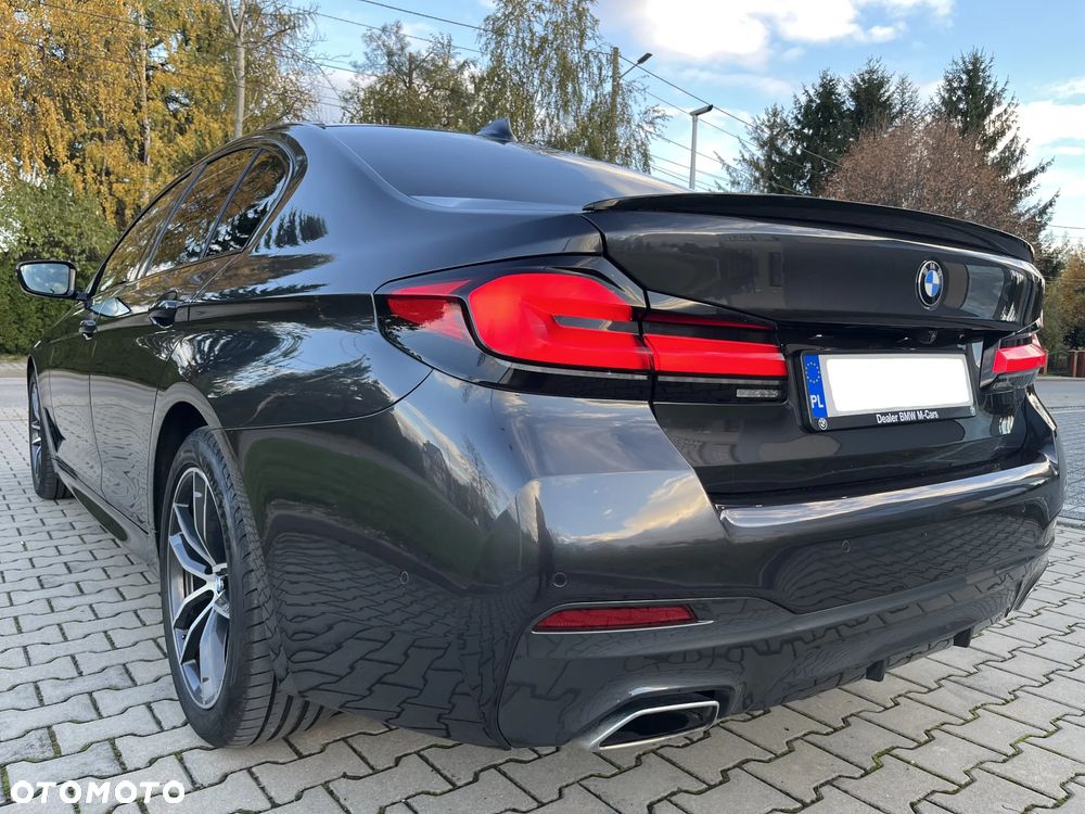 BMW Seria 5 ver-540d-xdrive-mhev-m-sport-sport - 14