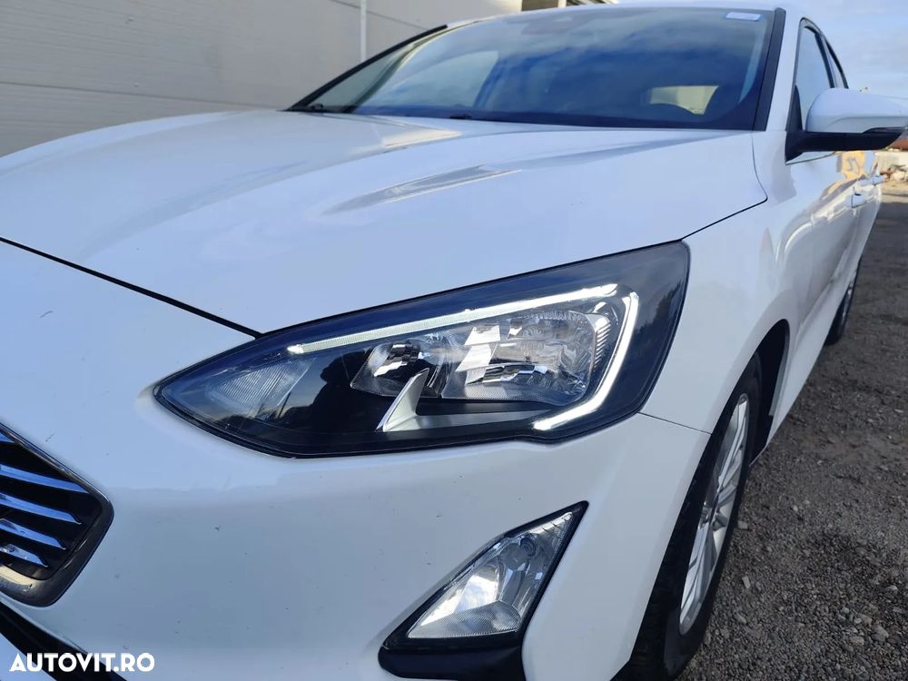 Ford Focus 1.0 EcoBoost 6MT MHEV Titanium - 9