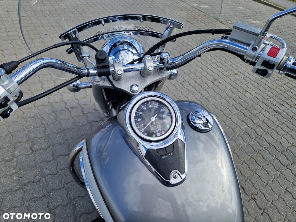 Suzuki VL 800 Volusia - Boulevard C50 - 10