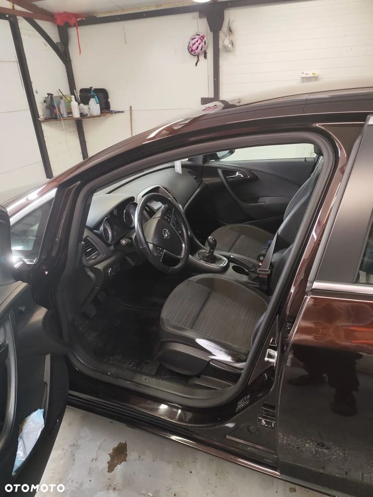 Opel Astra IV 1.6 Essentia - 14