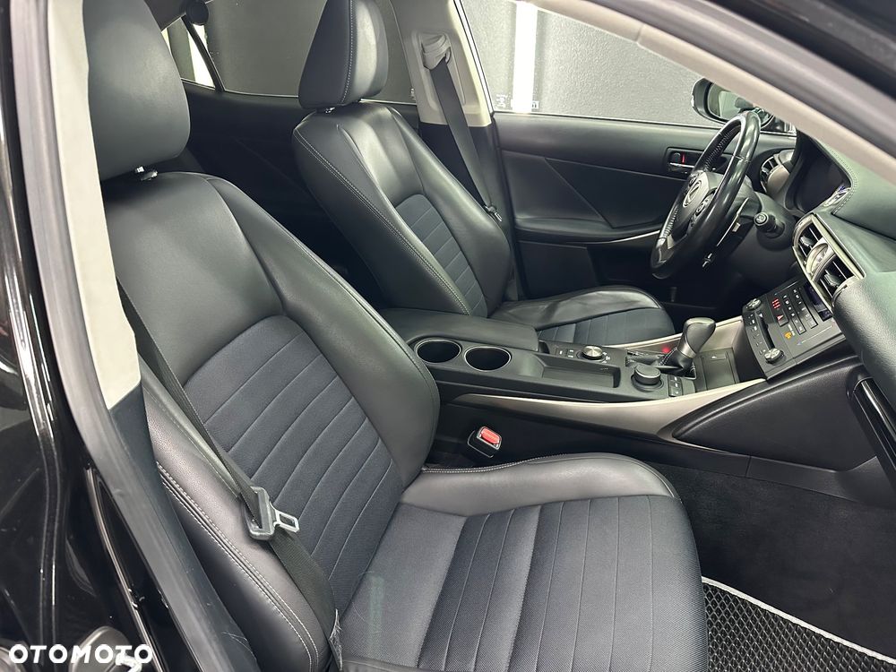 Lexus IS ver-300h-style-edition - 38
