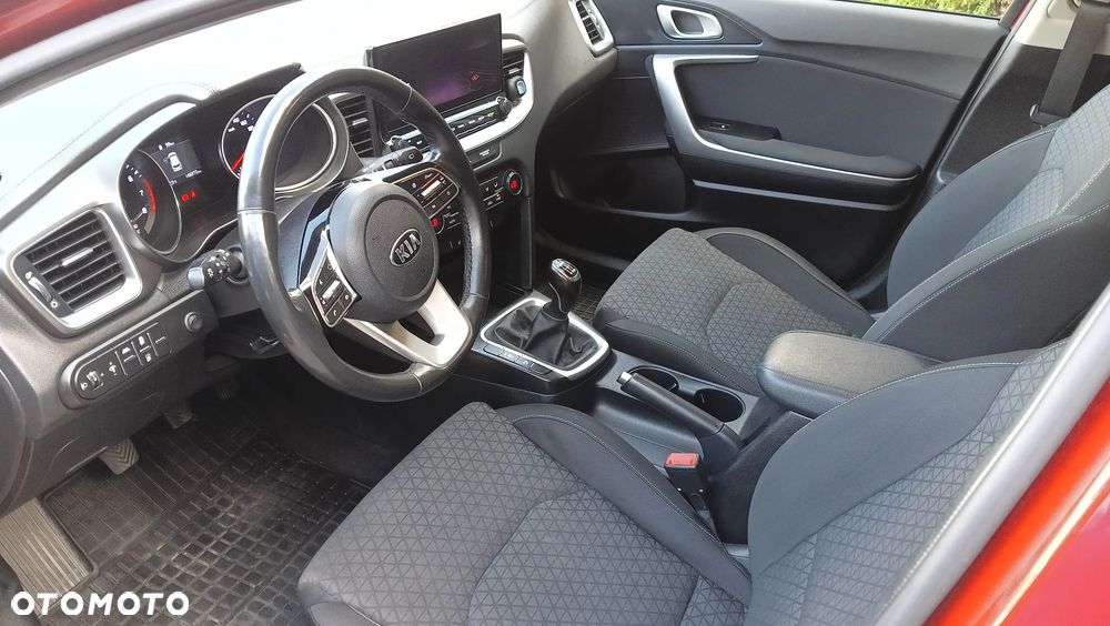 Kia Ceed 1.4 T-GDI L Business Line - 11