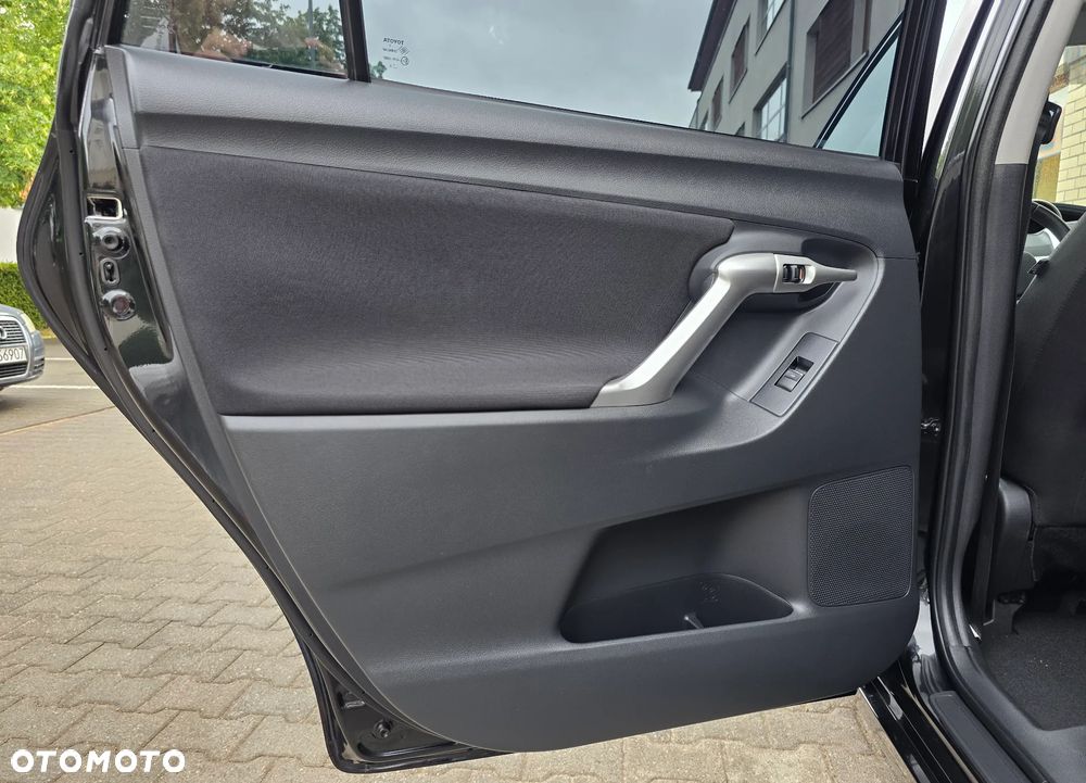 Toyota Verso 1.8 5-Sitzer Executive - 19