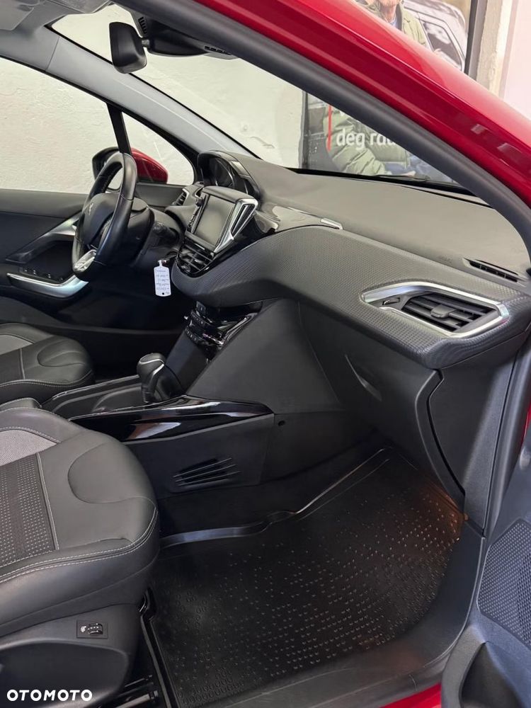 Peugeot 2008 1.2 Pure Tech Allure S&S EAT6 - 12