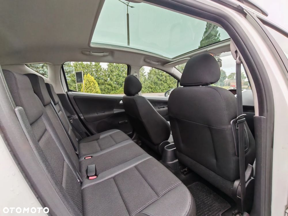 Peugeot 207 - 8
