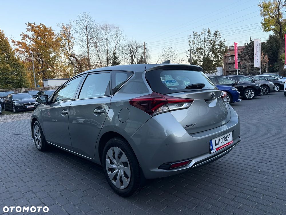 Toyota Auris 1.6 Premium - 26