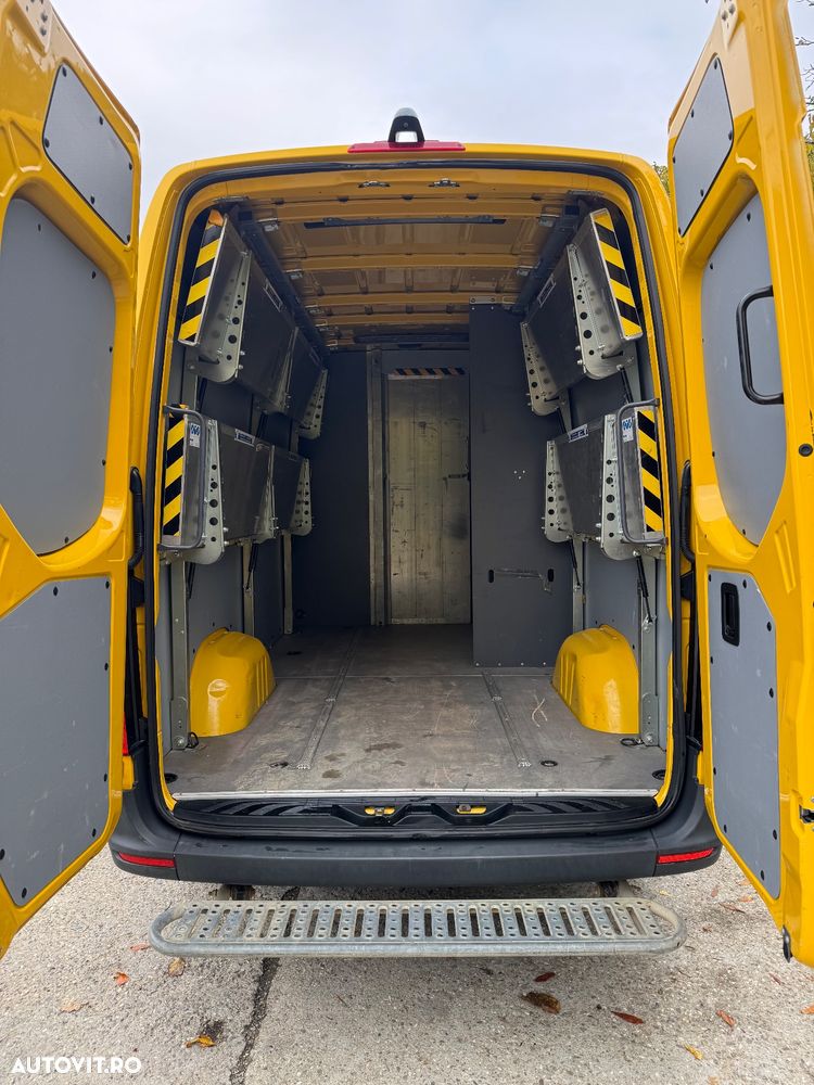 Mercedes-Benz Sprinter - 15