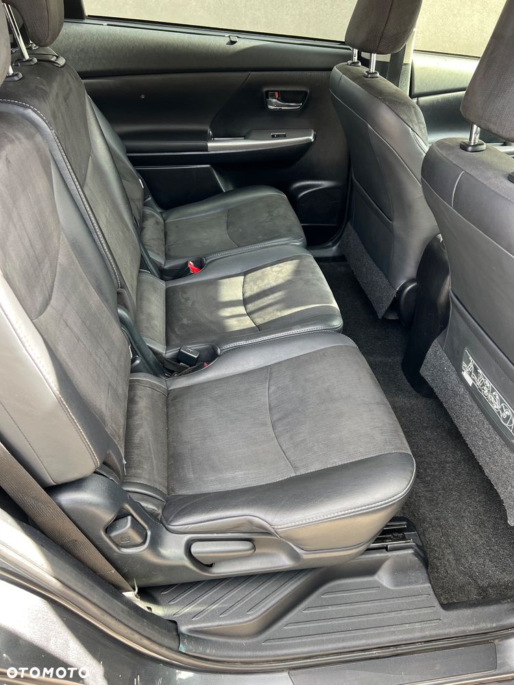 Toyota Prius+ (Hybrid) Executive - 8