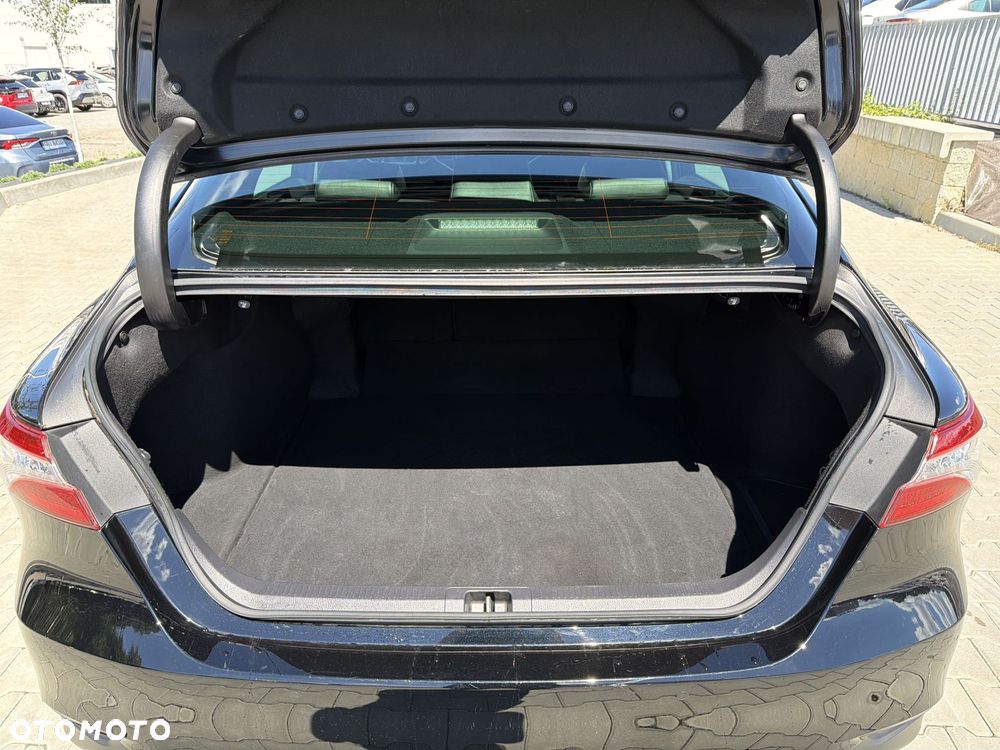 Toyota Camry 2.5 Hybrid Executive CVT - 13