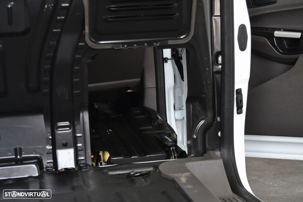 Ford Transit Connect L2 TREND TDCI AUTOMÁTICA - IVA DEDUTÍVEL - 24