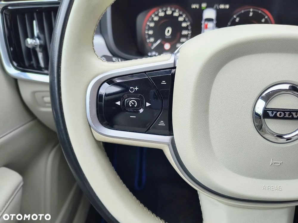 Volvo V90 D4 Momentum Pro - 27