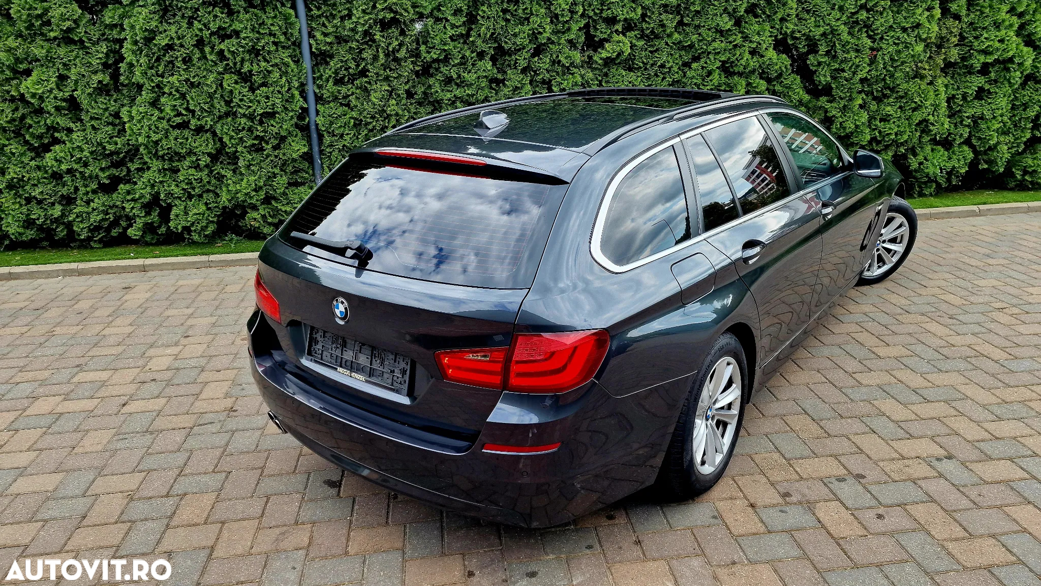BMW Seria 5 520d Touring Sport-Aut. - 4