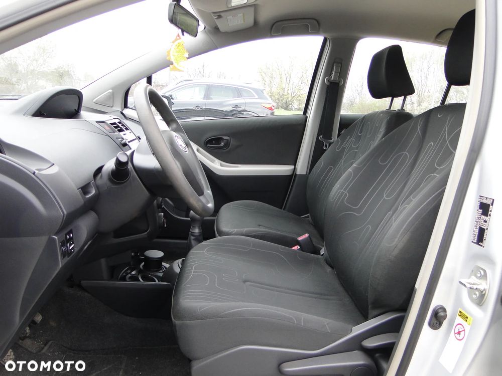 Toyota Yaris 1.0 VVT-i Cool - 11