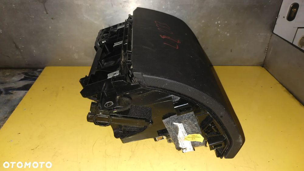 SCHOWEK PASAŻERA MERCEDES  A2126800291 - 2