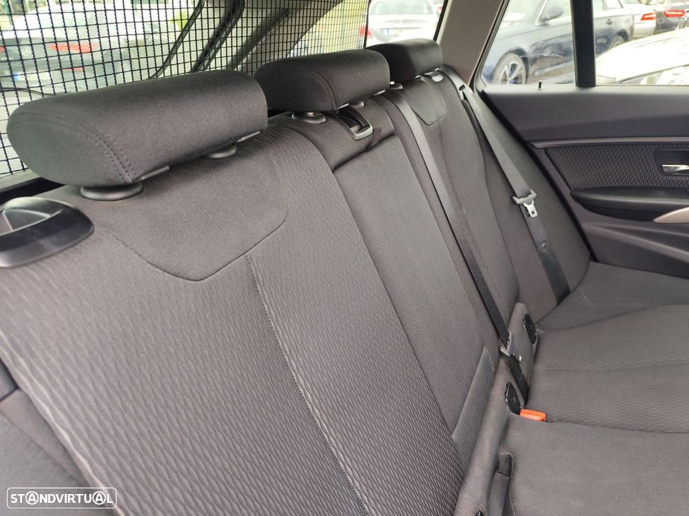 BMW 320 d DPF Touring - 25