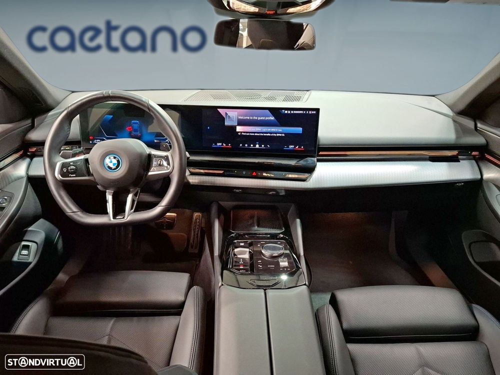 BMW 530 e Pack Desportivo M - 12
