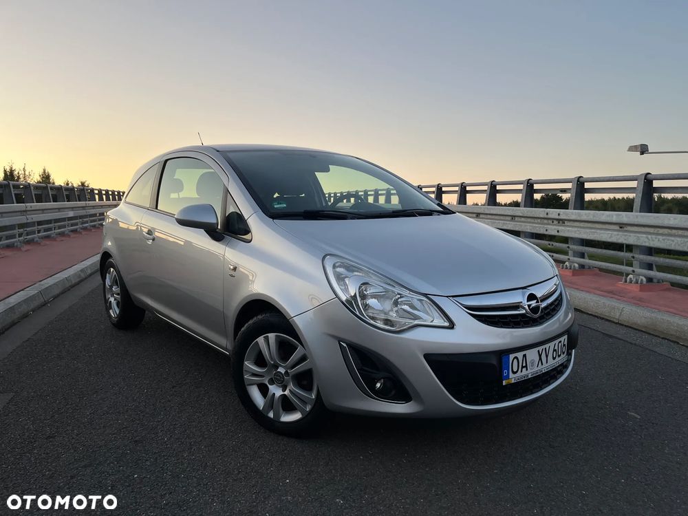 Opel Corsa 1.2 16V Cosmo - 3