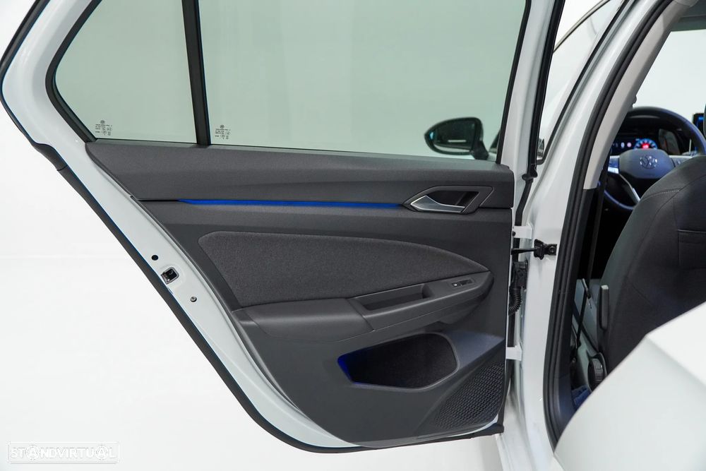 VW Golf 1.5 eTSI Urban DSG - 14