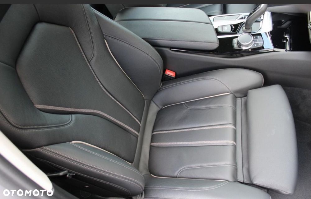 BMW Seria 5 520d Sport Line - 19