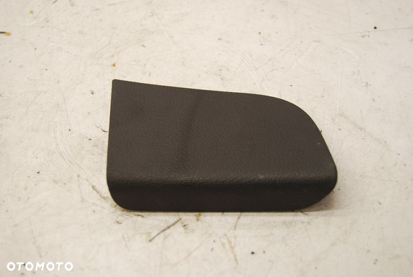 ZAŚLEPKA LAMPY LEWY TYŁ 5M0867657 VW GOLF V PLUS