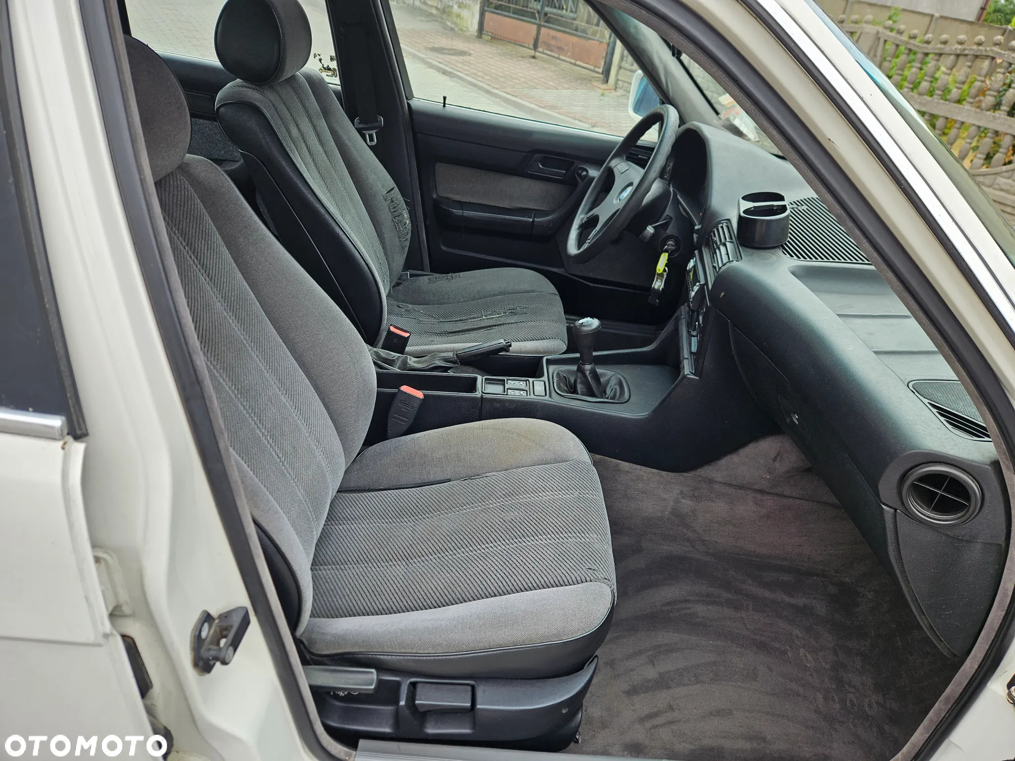 BMW Seria 5 520i - 14