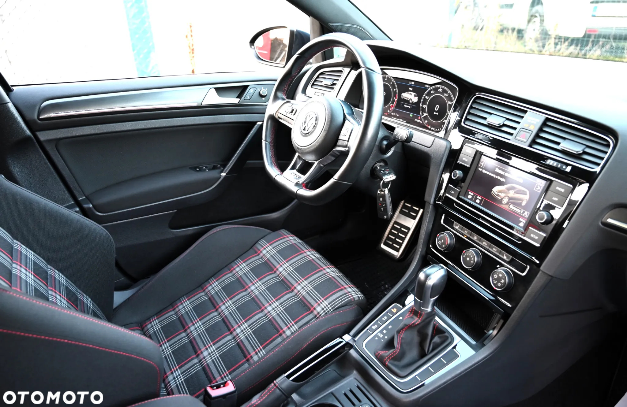 Volkswagen Golf - 31