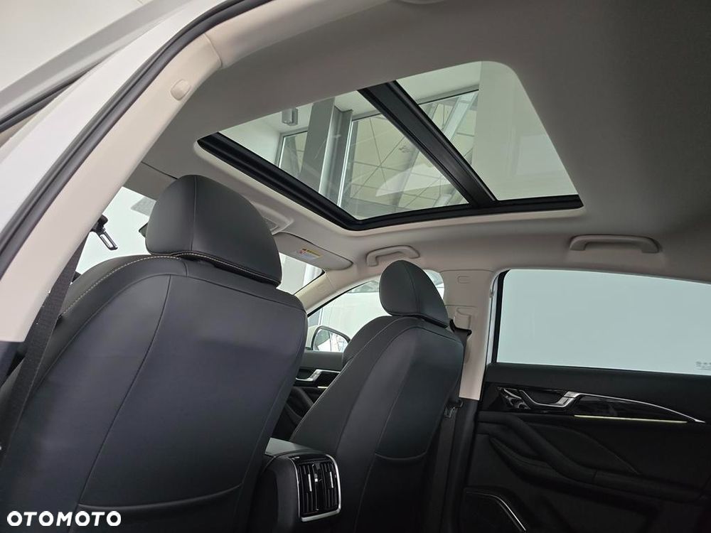 Bestune B70 2.0T Elegance - 12