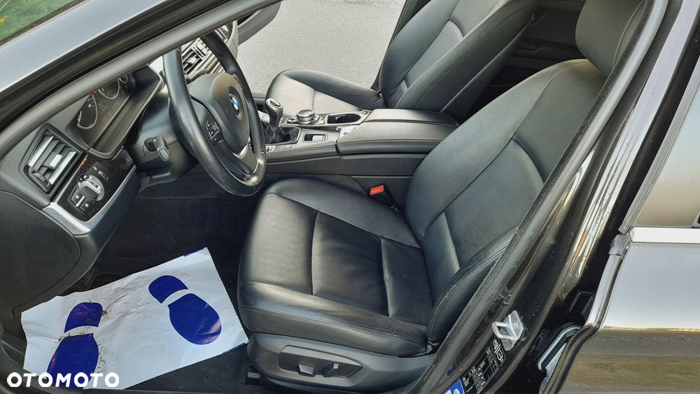 BMW Seria 5 520d Touring - 12