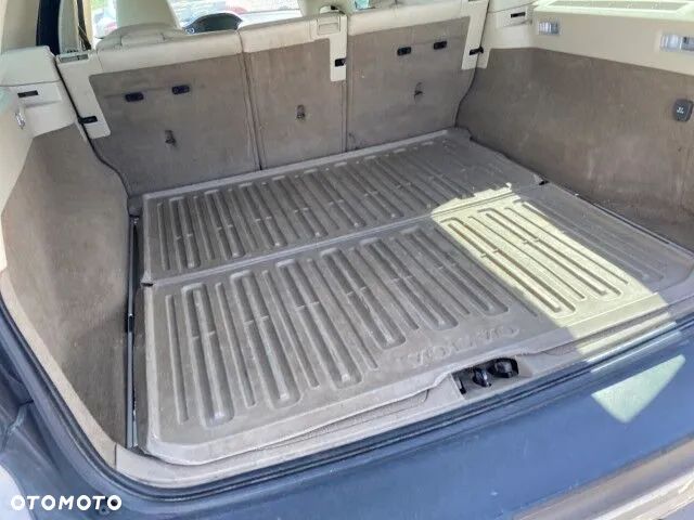 Volvo XC 70 T6 AWD Geartronic Momentum - 11