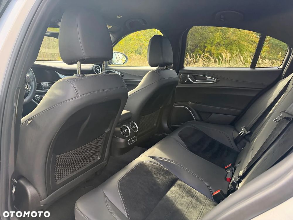 Alfa Romeo Giulia 2.2 D Turbo Veloce TI Q4 - 10