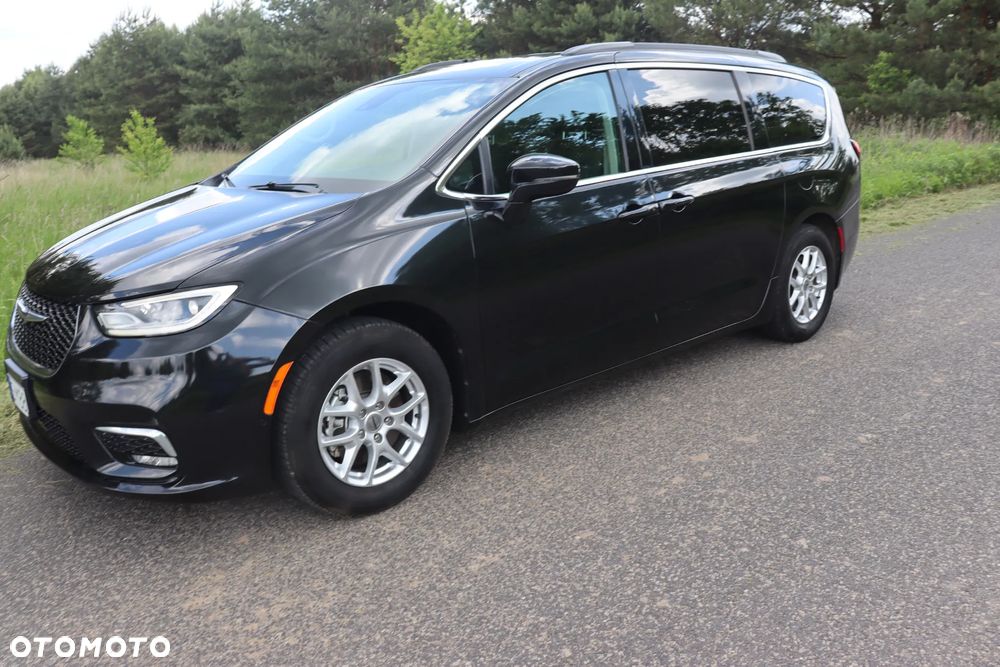 Chrysler Pacifica - 1